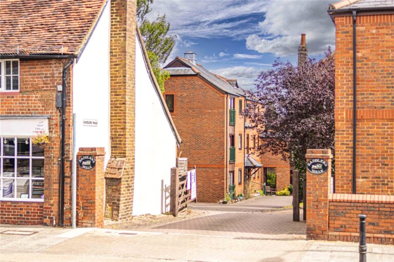 Saddlers Walk, High Street