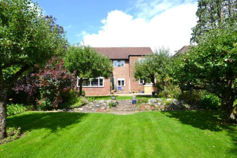 Homes in Borehamwood